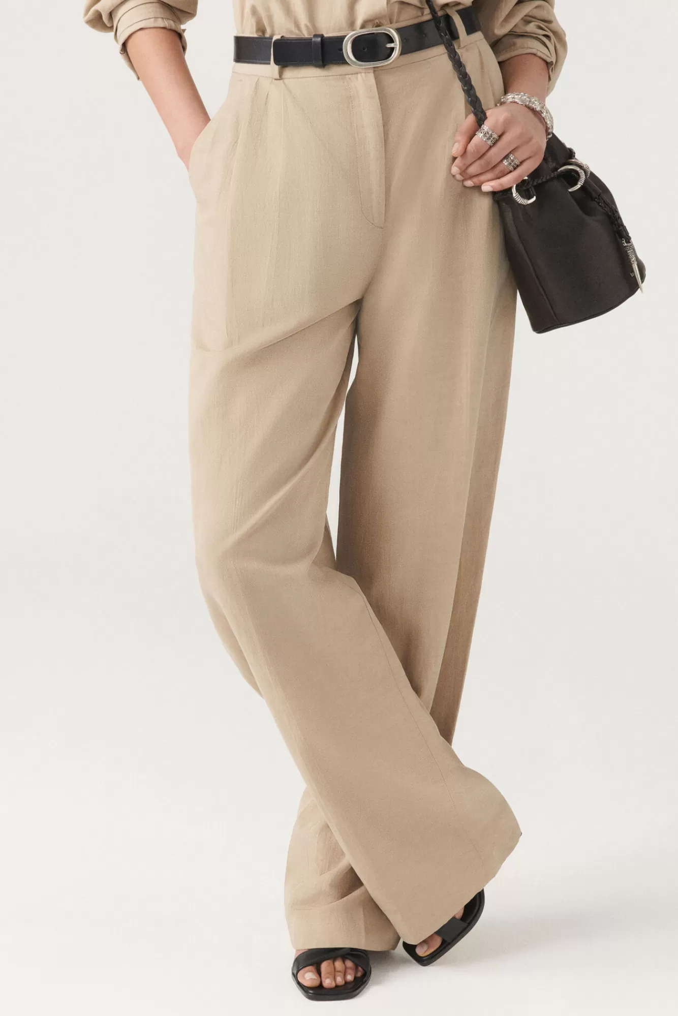 ba&sh Pantalons*Berny. Beige