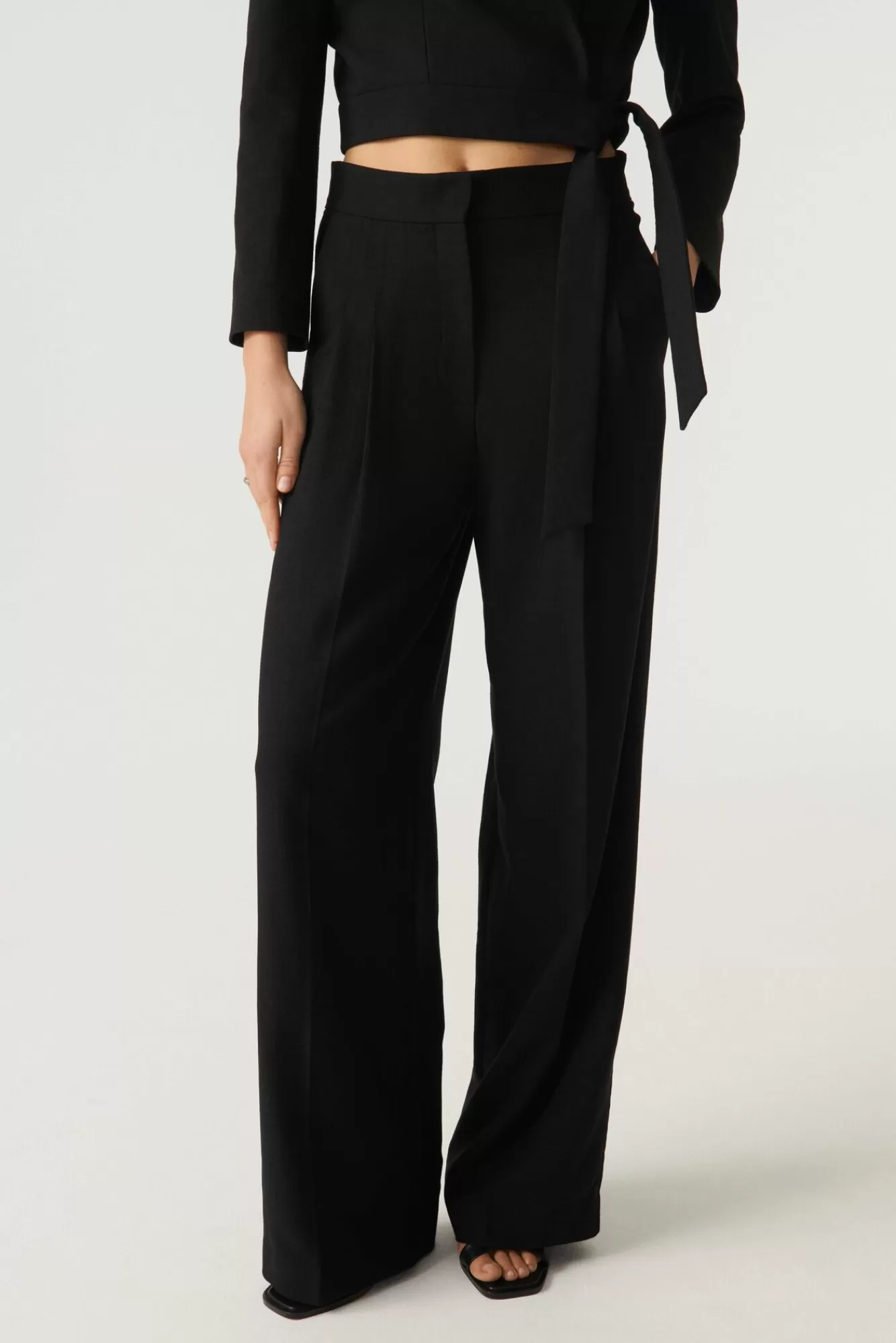 ba&sh Pantalons*Edwin. Noir